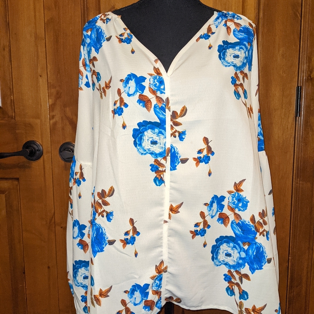 Floral Blouse fits like 1X